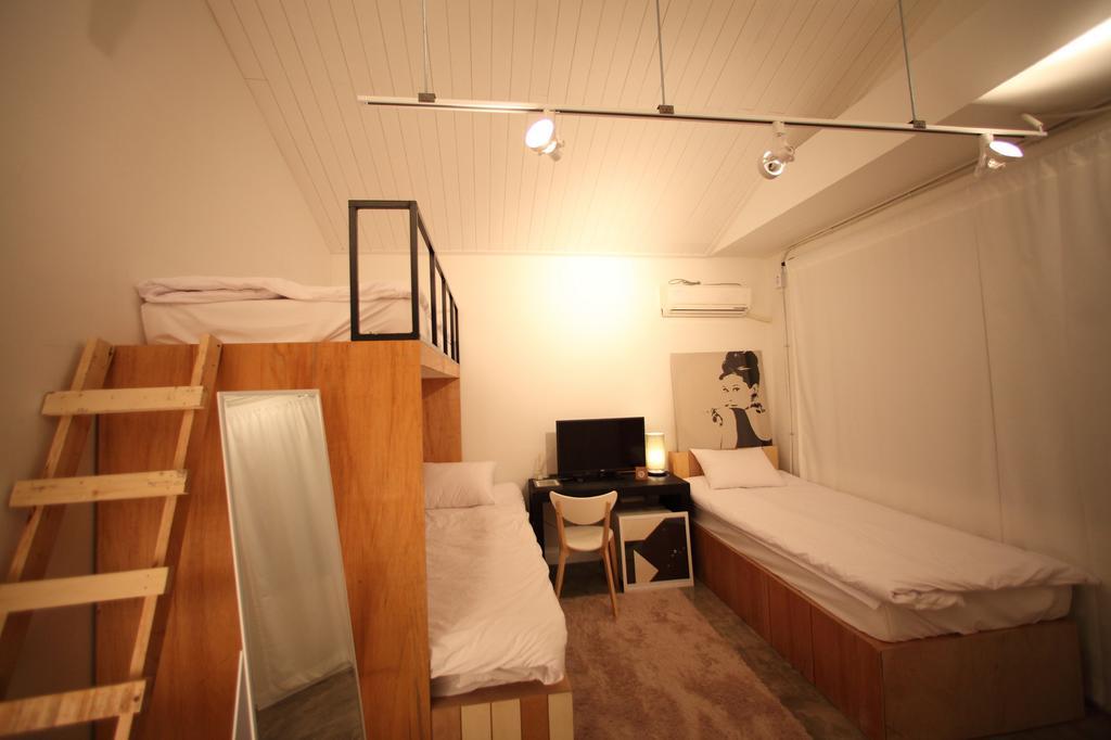House 740 Hostel Seoul Room photo
