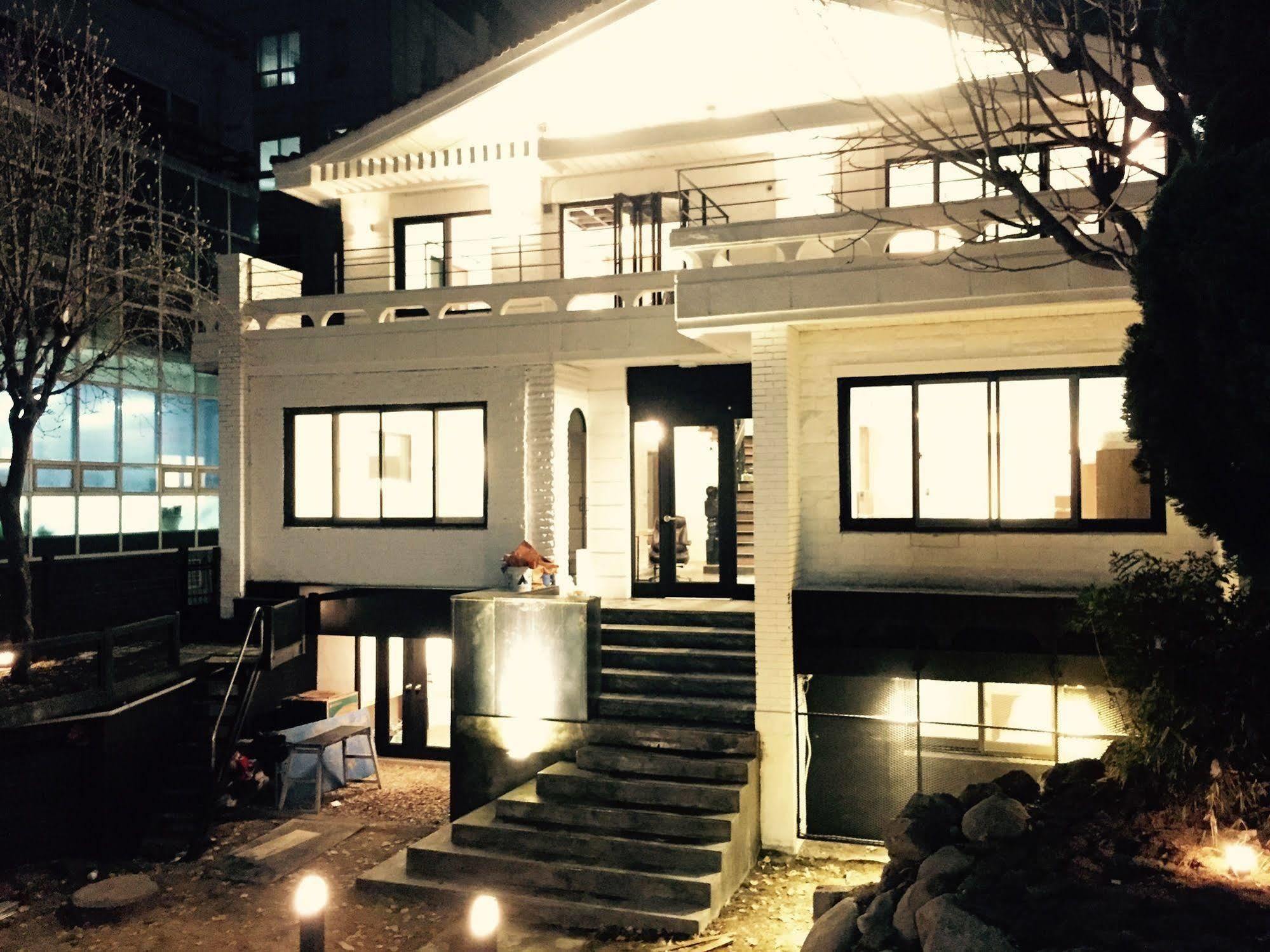 House 740 Hostel Seoul Exterior photo