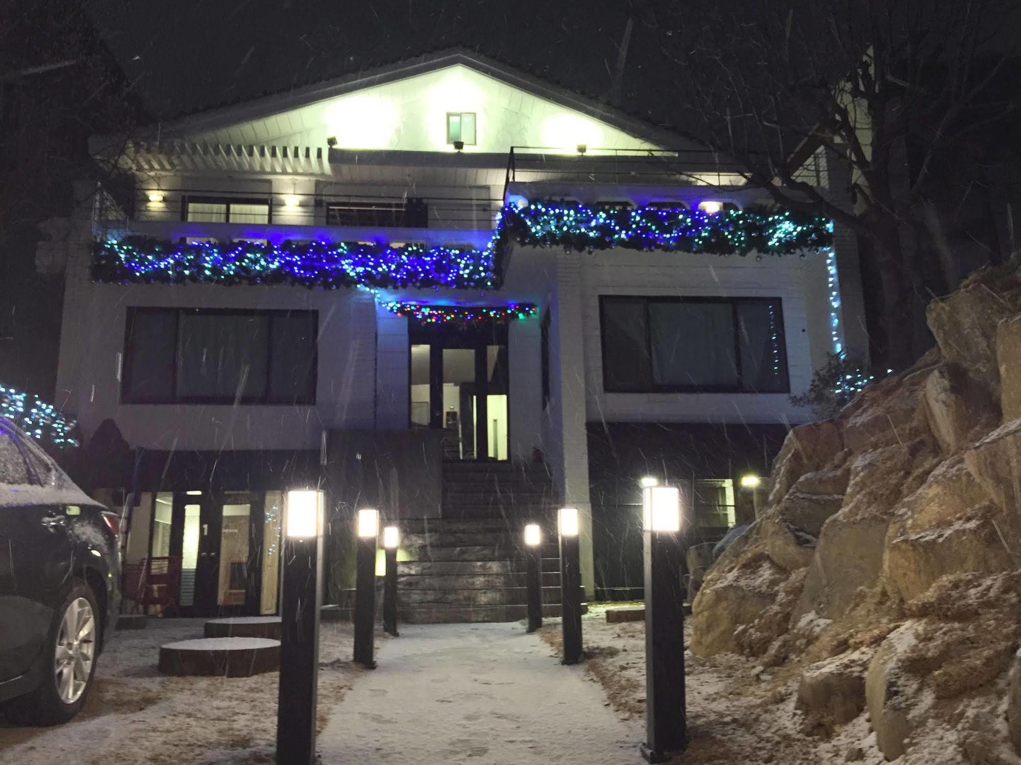 House 740 Hostel Seoul Exterior photo